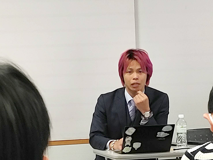 経営者向けセミナーでAI・デジタル活用を解説する代表